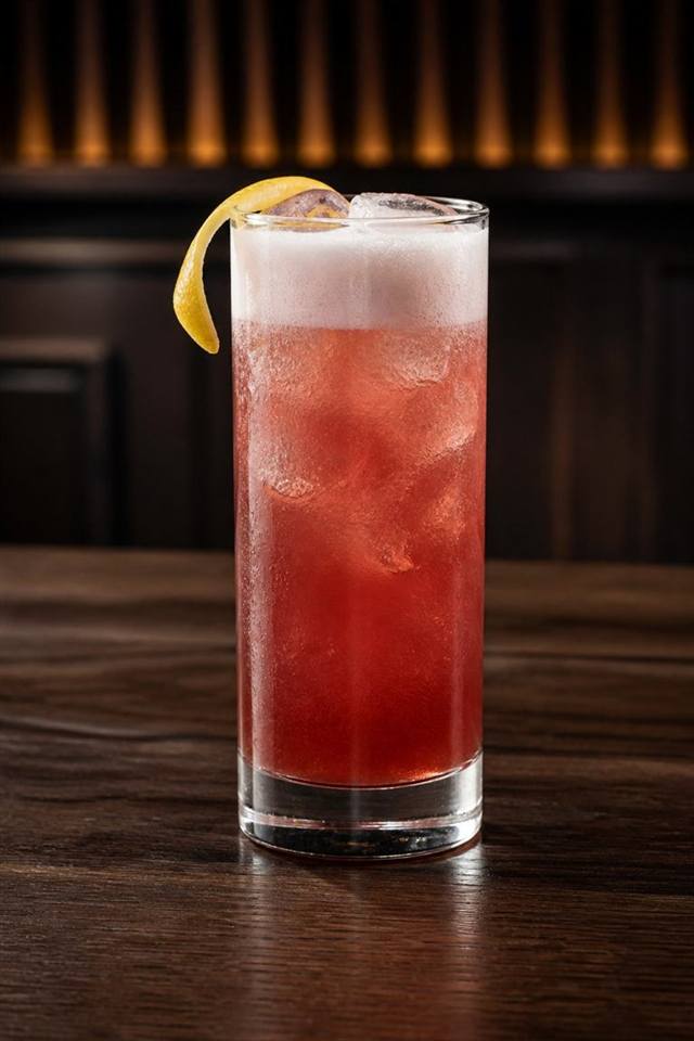 Chicago Fizz cocktail